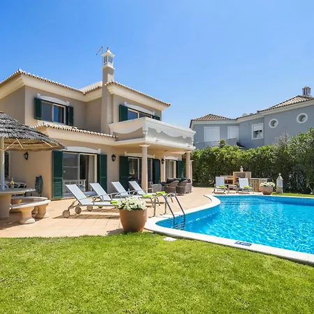 Vale De Lobo With Pool By Homing Villa